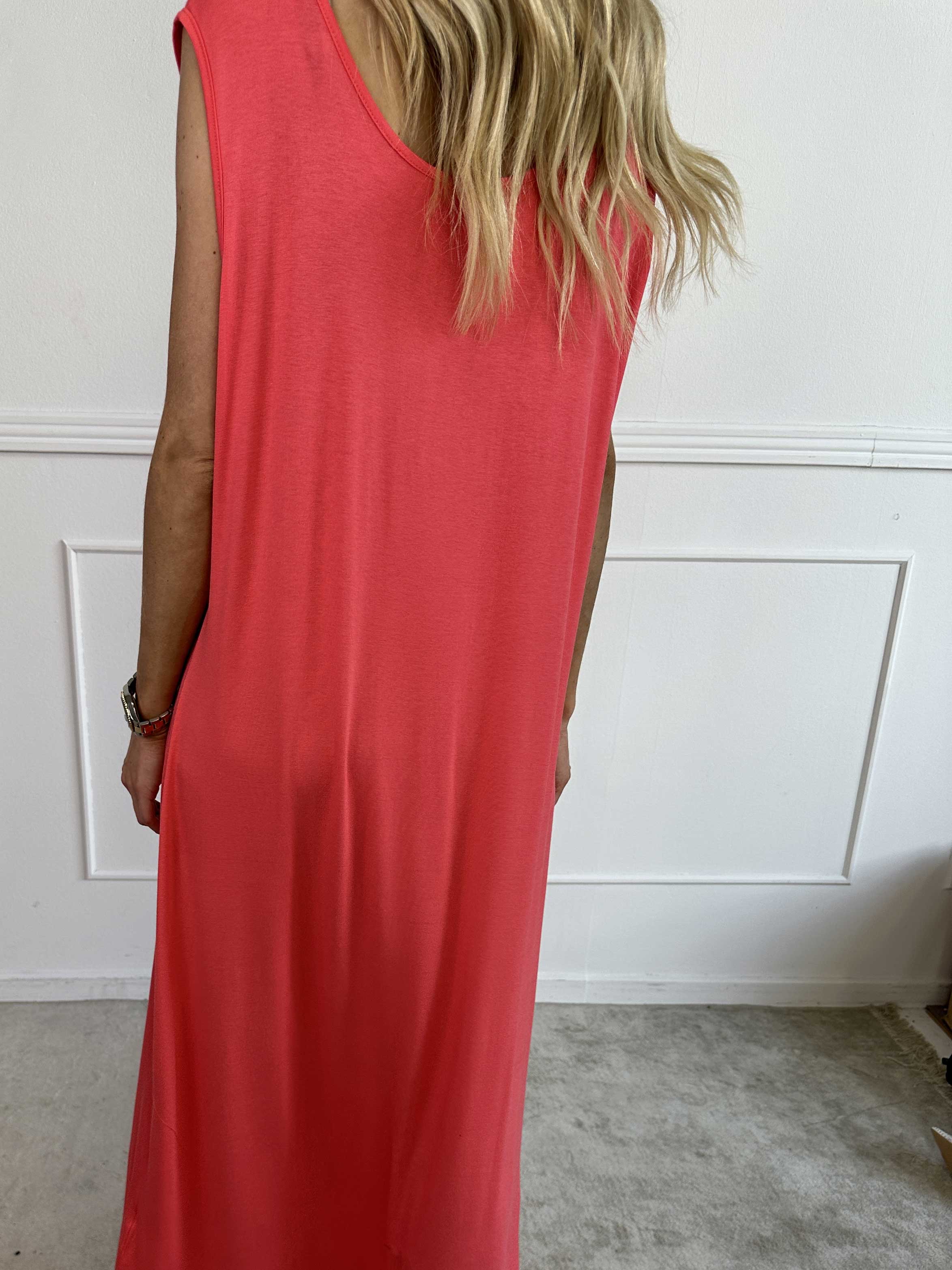 Eden - Lång mjuk klänning i viskos med strass